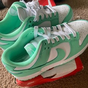 Nike dunks lows (green glow)